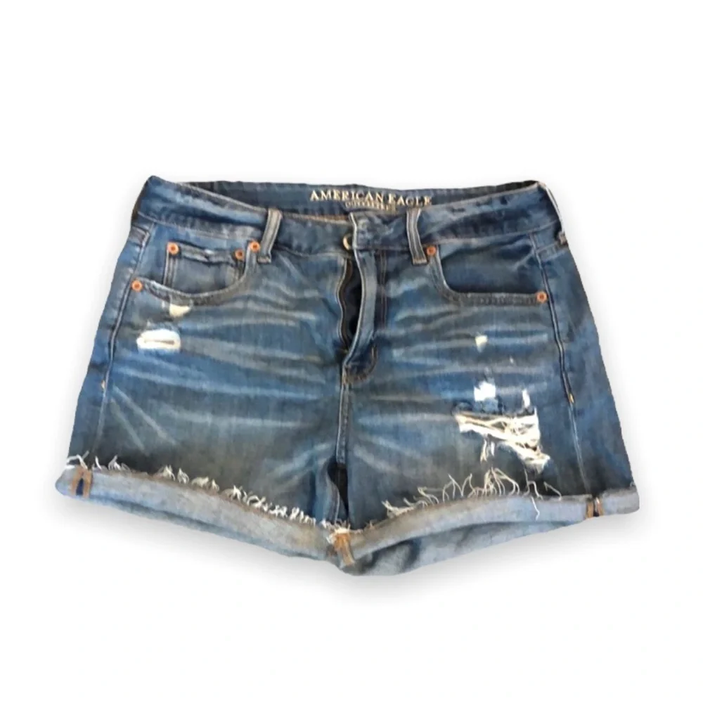 American Eagle Woman’s Tomgirl MIDI Distressed Medium Blue Denim Shorts Sz 8 - Picture 10 of 14